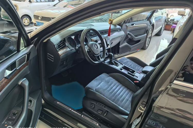 Used Volkswagen Magotan 2017 380TSI DSG Prestige Edition Interior 2