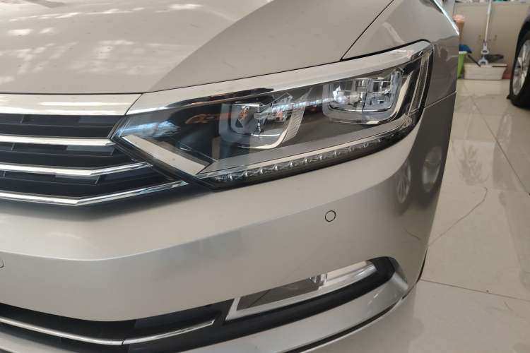Used Volkswagen Magotan 2017 330TSI DSG Luxury Model Left Front Headlight