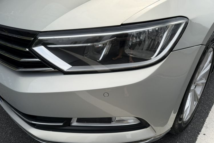 Used Volkswagen Magotan 2017 330TSI DSG Leading Model Left Front Headlight