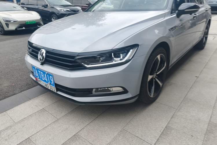 Used Volkswagen Magotan 2017 330TSI DSG Leading Model Left Front Headlight