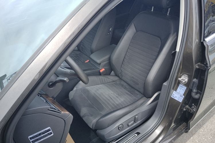 Used Volkswagen Magotan 2017 330TSI DSG Luxury Model Left Front Seat
