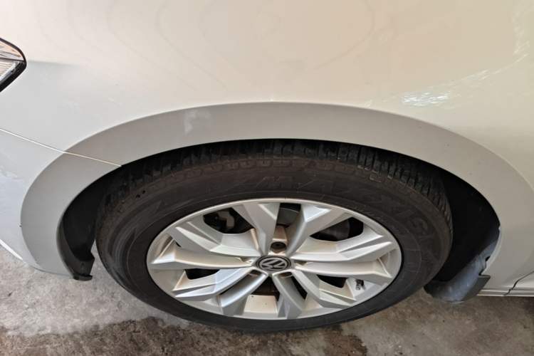 Used Volkswagen Magotan 2017 330TSI DSG Luxury Model Left Front Wheel Hub