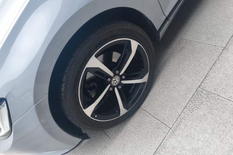 Used Volkswagen Magotan 2017 330TSI DSG Leading Model Left Front Wheel Hub