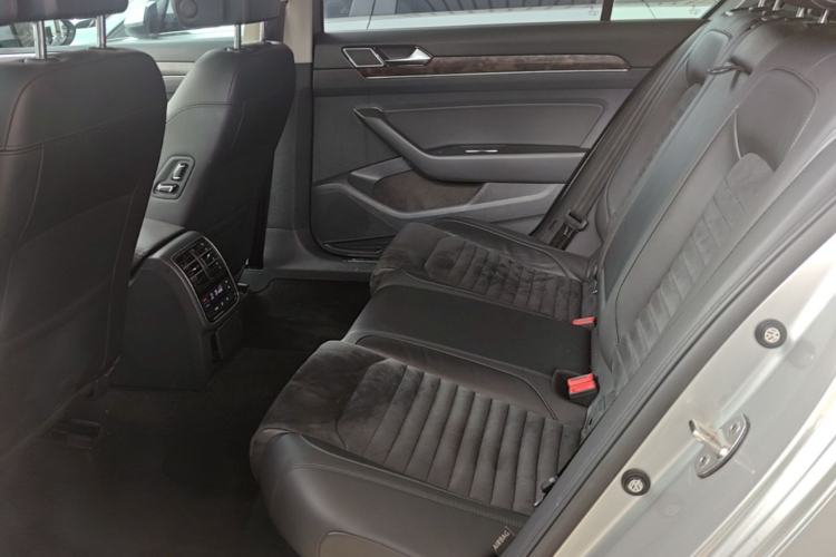 Used Volkswagen Magotan 2017 330TSI DSG Luxury Model Left Rear Seat