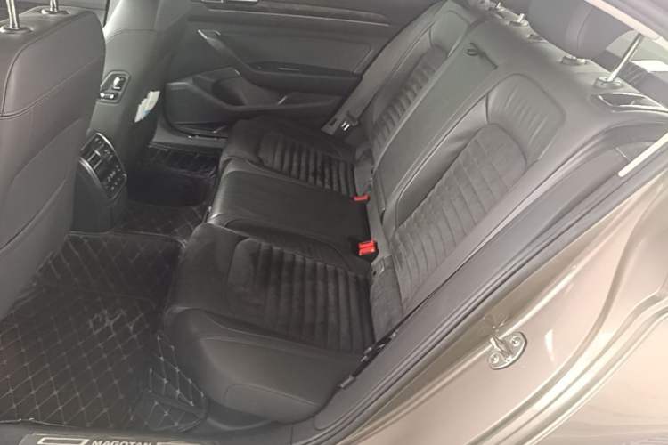 Used Volkswagen Magotan 2017 330TSI DSG Luxury Model Left Rear Seat