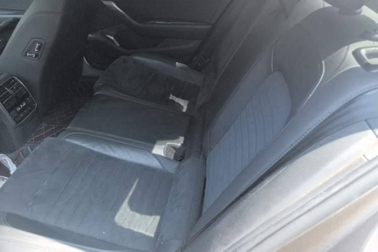 Used Volkswagen Magotan 2017 380TSI DSG Luxury Model Left Rear Seat
