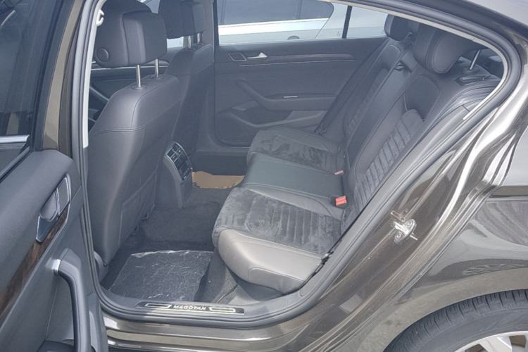 Used Volkswagen Magotan 2017 330TSI DSG Luxury Model Left Rear Seat