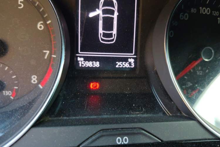 Used Volkswagen Magotan 2017 330TSI DSG Luxury Model Odometer Close Up
