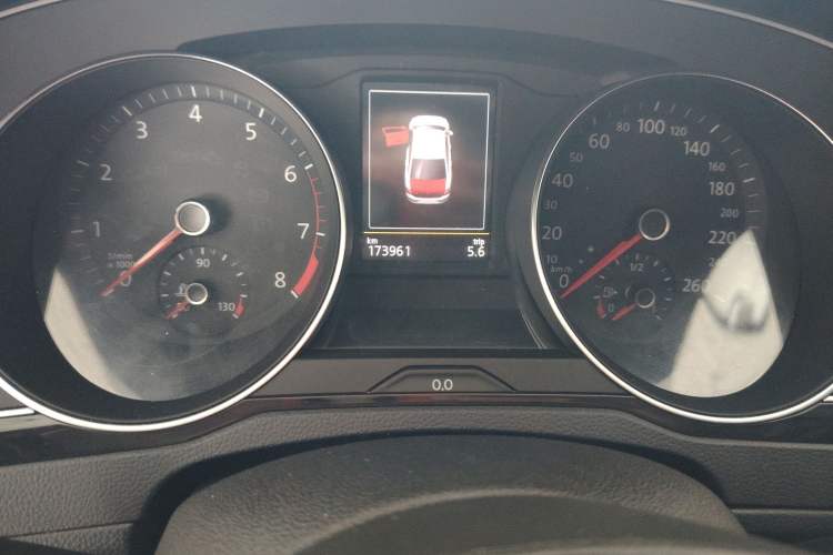 Used Volkswagen Magotan 2017 380TSI DSG Prestige Edition Odometer Close Up