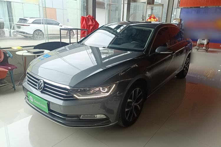Used Volkswagen Magotan 2017 330TSI DSG Luxury Model Guazi used car, China used car export, Used car for sale, Used cars, Cheapest cars for sale