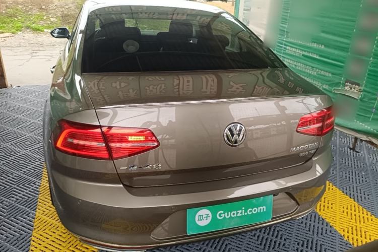 Used Volkswagen Magotan 2017 330TSI DSG Luxury Model Rear