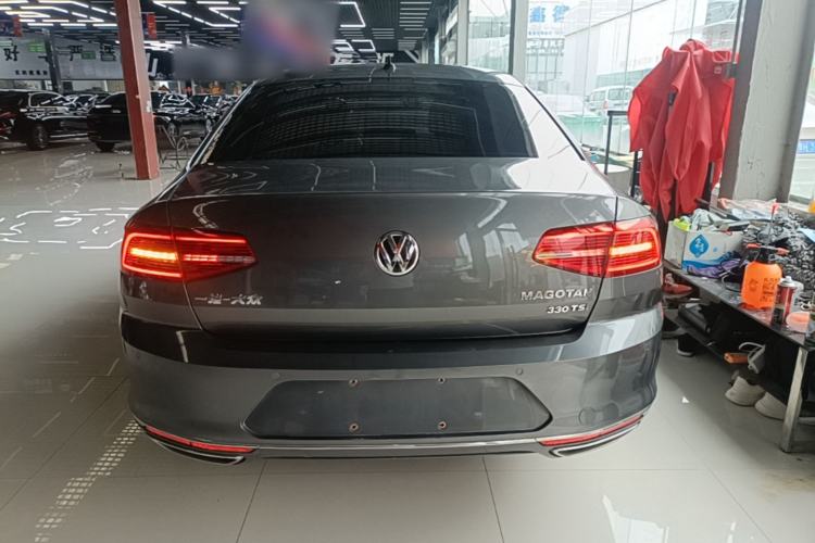 Used Volkswagen Magotan 2017 330TSI DSG Luxury Model Rear