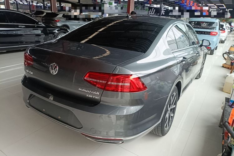 Used Volkswagen Magotan 2017 330TSI DSG Luxury Model Rear Right 45 Deg