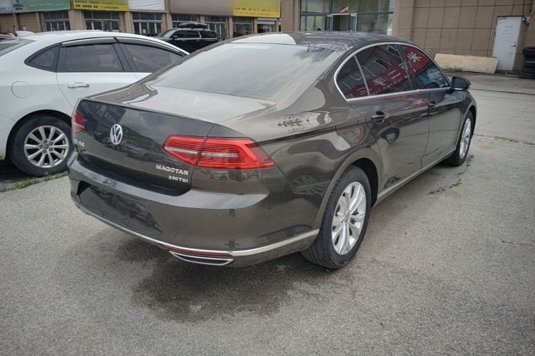 Used Volkswagen Magotan 2017 330TSI DSG Luxury Model Rear Right 45 Deg