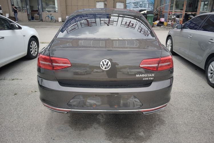 Used Volkswagen Magotan 2017 330TSI DSG Luxury Model Rear