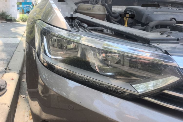 Used Volkswagen Magotan 2017 380TSI DSG Luxury Model Right Front Headlight