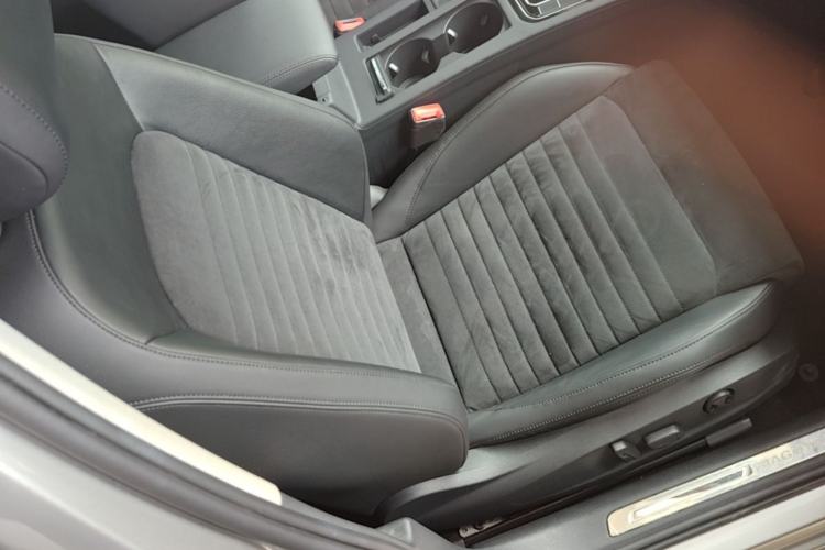 Used Volkswagen Magotan 2017 330TSI DSG Luxury Model Right Front Seat