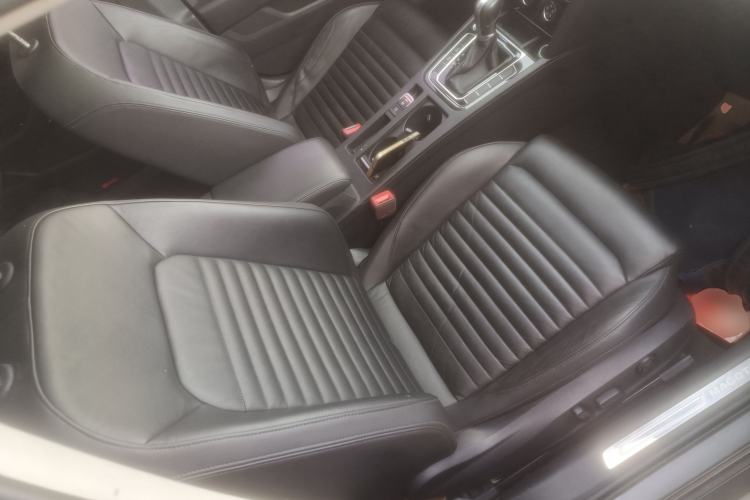Used Volkswagen Magotan 2017 330TSI DSG Leading Model Right Front Seat