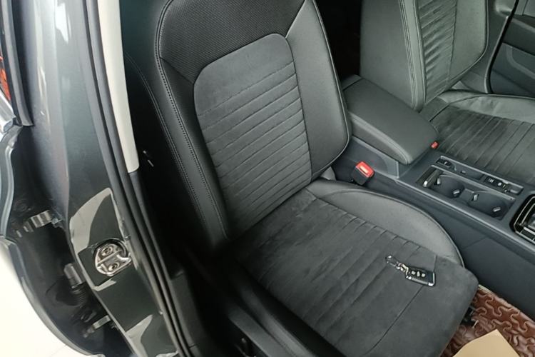 Used Volkswagen Magotan 2017 330TSI DSG Luxury Model Right Front Seat