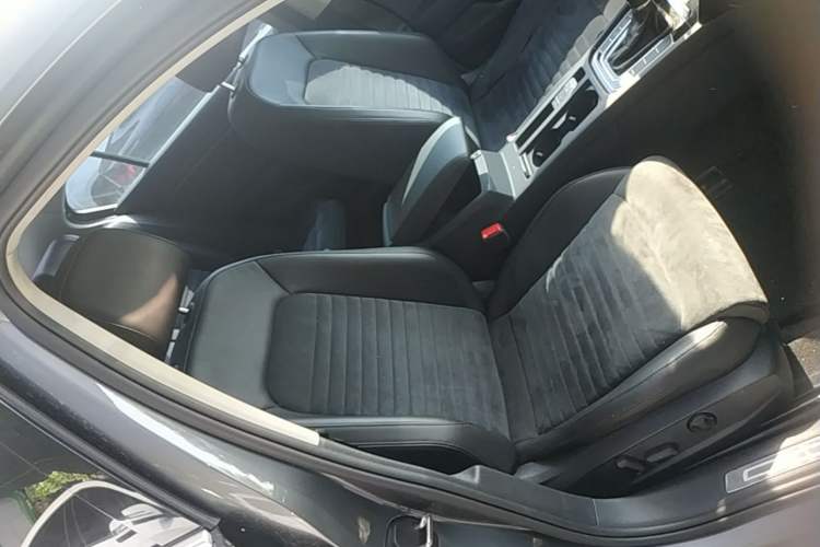 Used Volkswagen Magotan 2017 380TSI DSG Luxury Model Right Front Seat