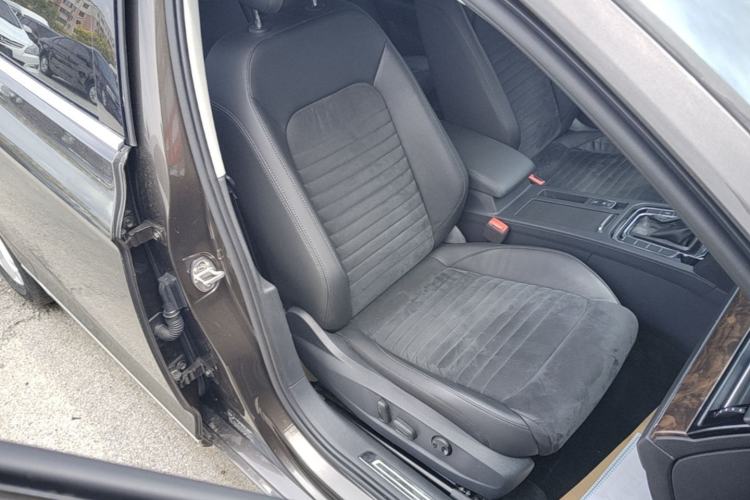 Used Volkswagen Magotan 2017 330TSI DSG Luxury Model Right Front Seat