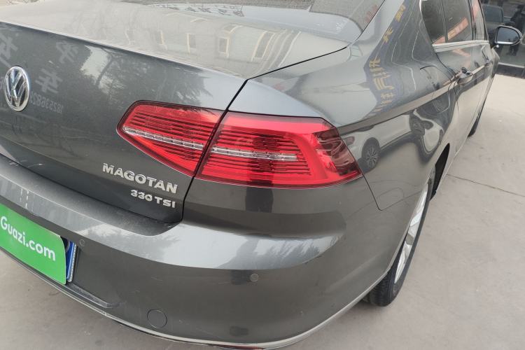 Used Volkswagen Magotan 2017 330TSI DSG Leading Model Right Rear Taillight