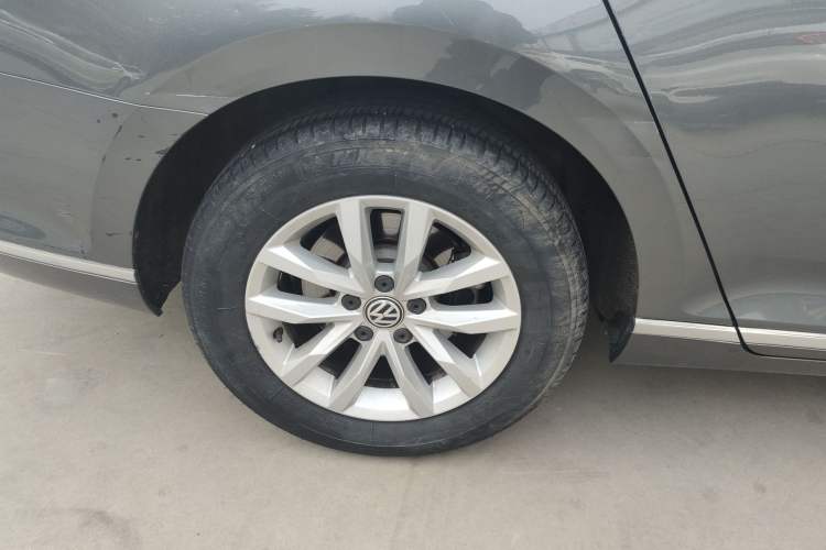 Used Volkswagen Magotan 2017 330TSI DSG Leading Model Right Rear Wheel Hub