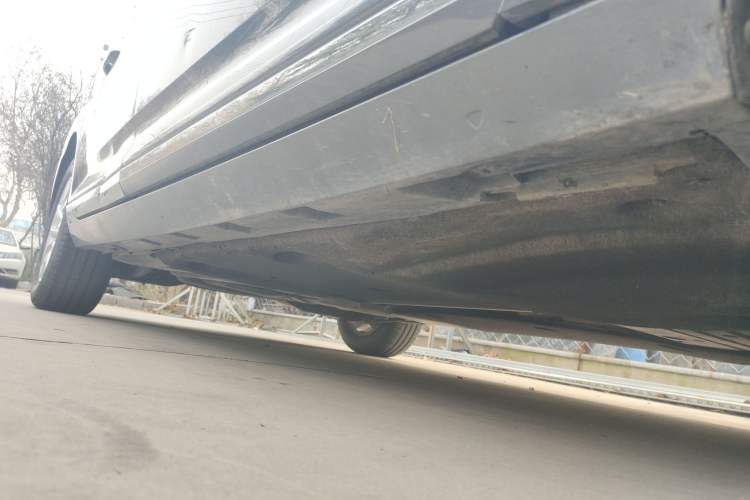 Used Volkswagen Magotan 2017 330TSI DSG Leading Model Right Side Sill