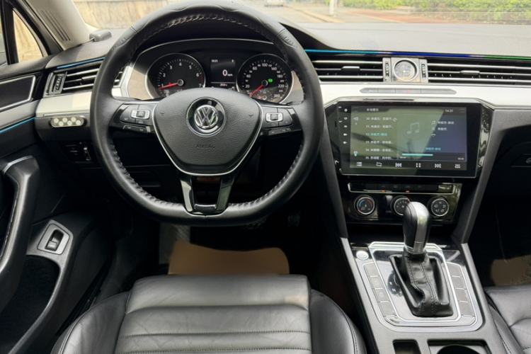 Used Volkswagen Magotan 2017 330TSI DSG Leading Model Steering Wheel