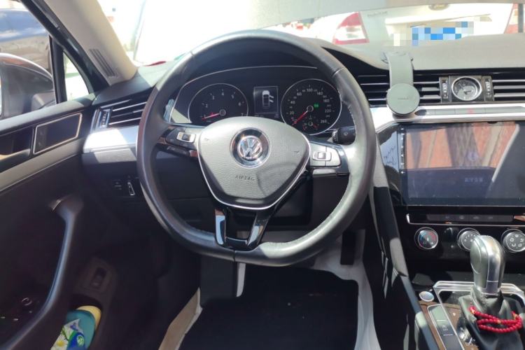 Used Volkswagen Magotan 2017 330TSI DSG Leading Model Steering Wheel