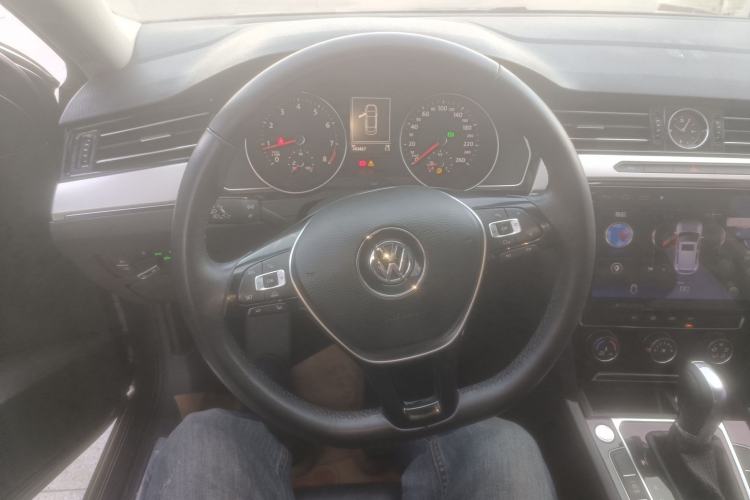 Used Volkswagen Magotan 2017 330TSI DSG Leading Model Steering Wheel