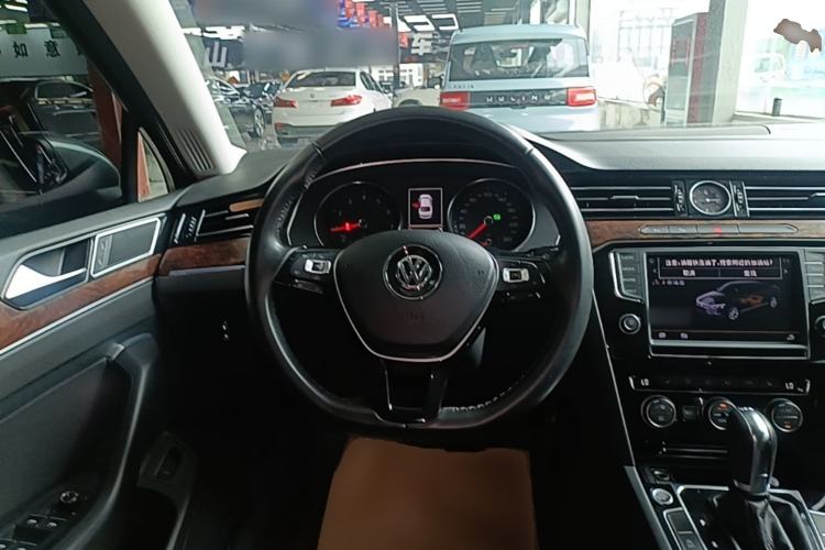 Used Volkswagen Magotan 2017 330TSI DSG Luxury Model Steering Wheel