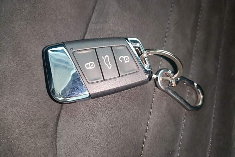 Used Volkswagen Magotan 2017 330TSI DSG Luxury Model Vehicle Key