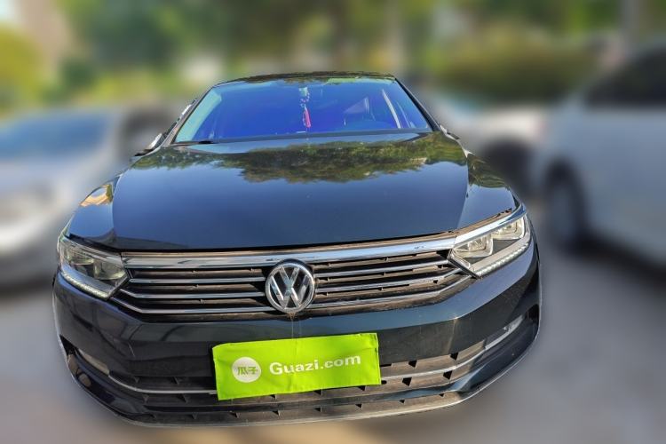 Used Volkswagen Magotan 2017 330TSI DSG Luxury Model Front