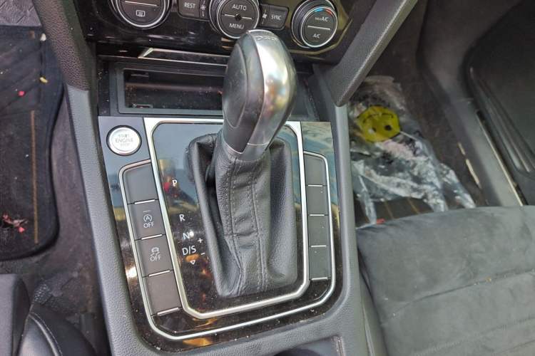 Used Volkswagen Magotan 2017 330TSI DSG Luxury Model Gear Lever