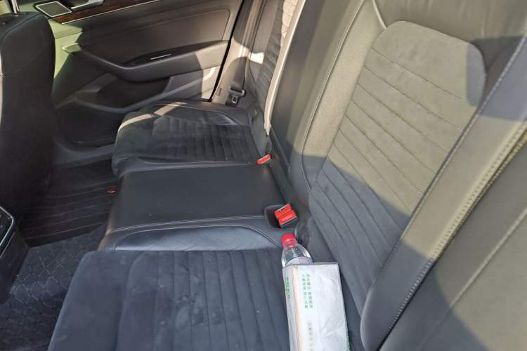 Used Volkswagen Magotan 2017 330TSI DSG Luxury Model Left Rear Seat