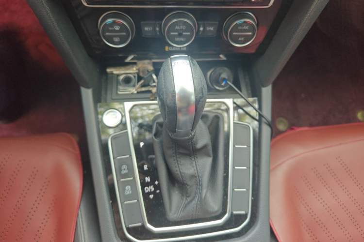 Used Volkswagen Magotan 2017 330TSI DSG Luxury Model Gear Lever