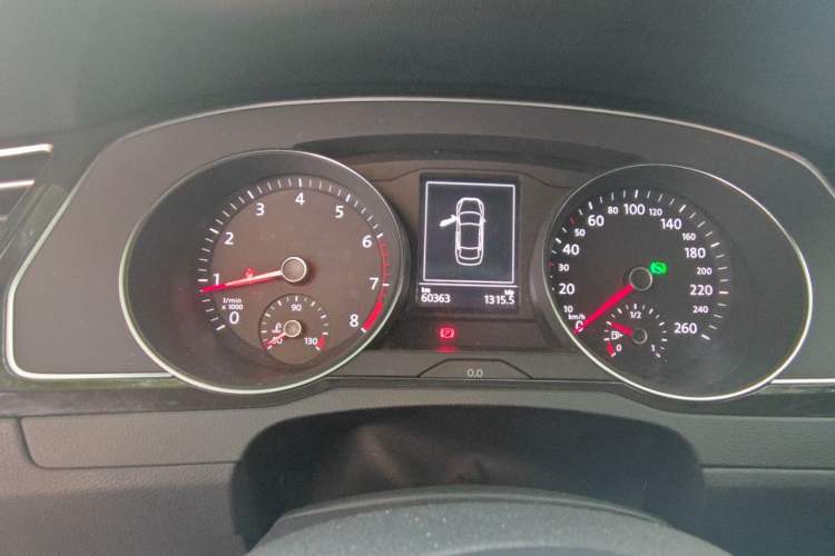 Used Volkswagen Magotan 2017 330TSI DSG Luxury Model Instrument Cluster