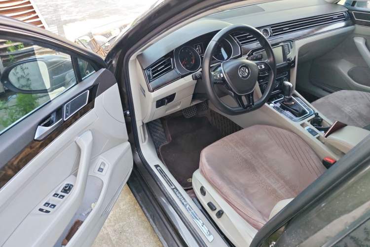 Used Volkswagen Magotan 2017 330TSI DSG Luxury Model Driver Seat