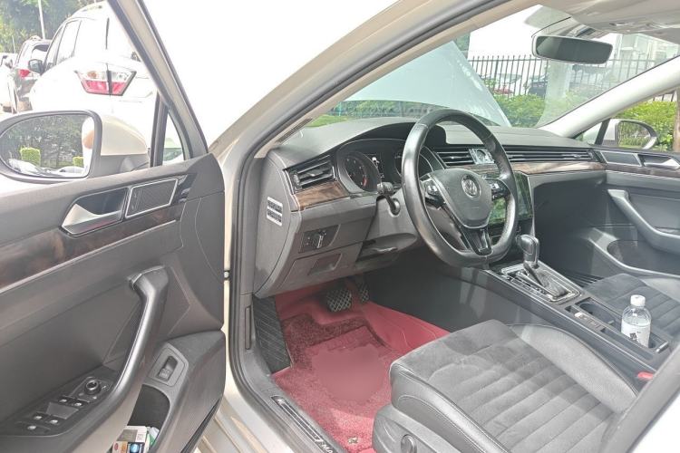 Used Volkswagen Magotan 2017 330TSI DSG Luxury Model Driver Seat