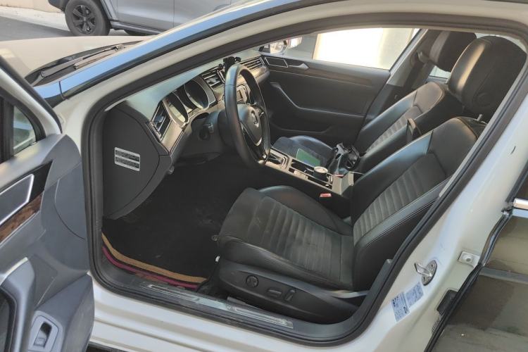 Used Volkswagen Magotan 2017 380TSI DSG Luxury Model Driver Seat