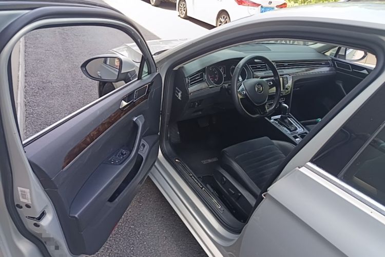 Used Volkswagen Magotan 2017 330TSI DSG Luxury Model Driver Seat