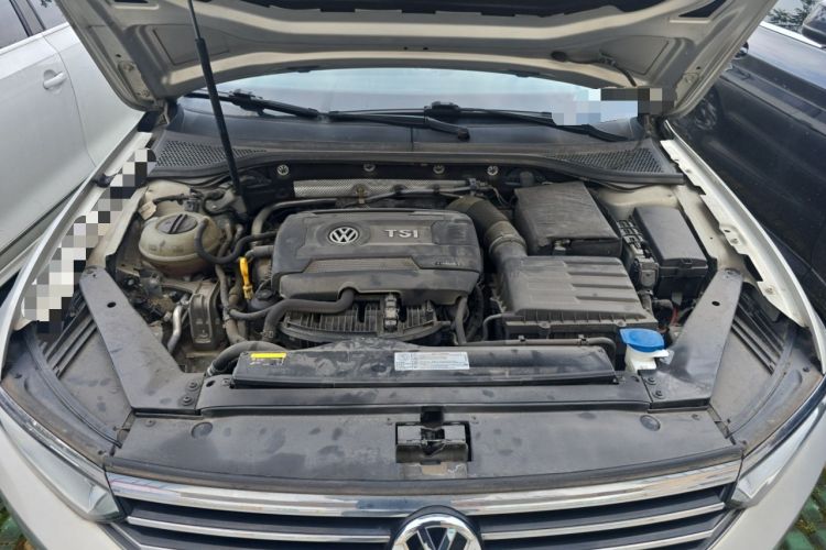 Used Volkswagen Magotan 2017 330TSI DSG Luxury Model Engine Bay