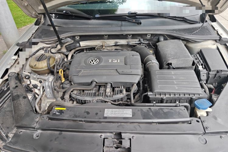 Used Volkswagen Magotan 2017 330TSI DSG Luxury Model Engine Bay