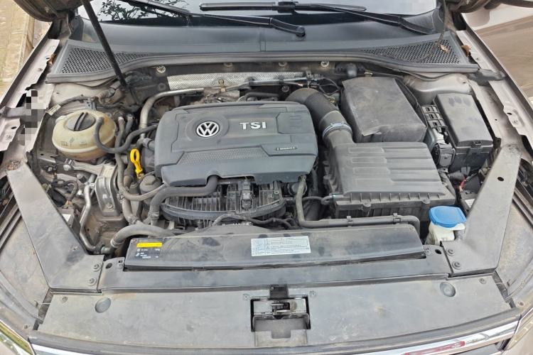 Used Volkswagen Magotan 2017 330TSI DSG Luxury Model Engine Bay