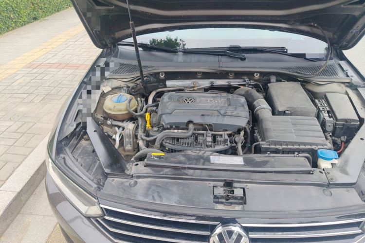 Used Volkswagen Magotan 2017 330TSI DSG Leading Model Engine Bay Right