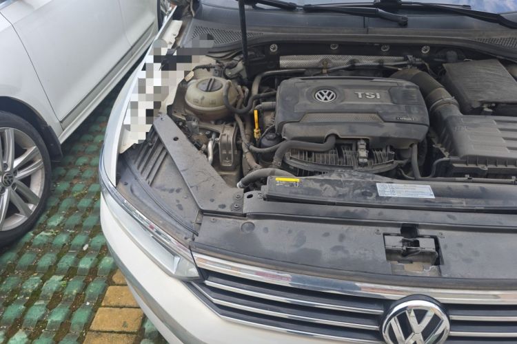 Used Volkswagen Magotan 2017 330TSI DSG Luxury Model Engine Bay Right