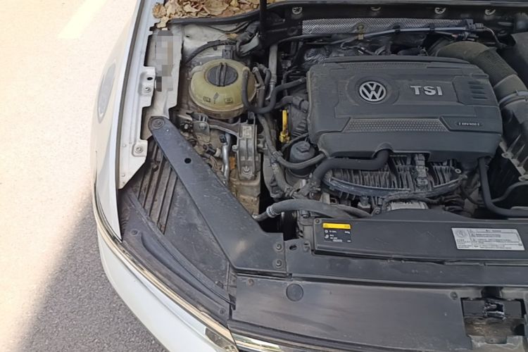 Used Volkswagen Magotan 2017 330TSI DSG Luxury Model Engine Bay Right