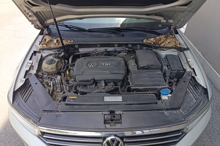 Used Volkswagen Magotan 2017 330TSI DSG Luxury Model Engine Bay