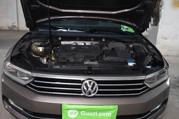Used Volkswagen Magotan 2017 330TSI DSG Luxury Model Engine Bay
